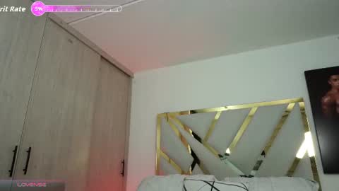 Snapshot of devin_hunter chatting on 07-12-26, 12:01 Devin Hunter online show from 07-12-26, 12:01