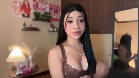 Devine Greyson online show from 04-11-26, 12:09