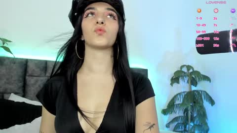Snapshot of devlin_violet__ chatting on 01-23-25, 05:56 PaulaInsta paulacastellanos 1Pvt open online show from 01-23-25, 05:56