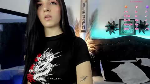 Snapshot of devlin_violet__ chatting on 02-26-25, 03:32 PaulaInsta paulacastellanos 1Pvt open online show from 02-26-25, 03:32
