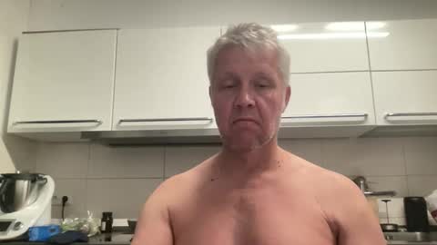 Snapshot of devon_nite chatting on 09-08-25, 09:14 Devon online show from 09-08-25, 09:14