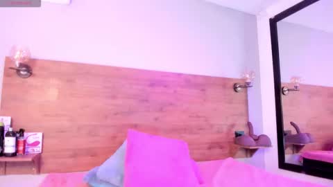 Snapshot of devoraevanss1 chatting on 01-18-26, 06:12 Mrs Devora online show from 01-18-26, 06:12