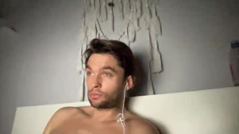 Snapshot of devyy333 chatting on 10-18-25, 03:31 devyy333 online show from 10-18-25, 03:31