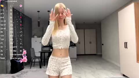 dewdropdoll online show from 06-20-26, 07:27