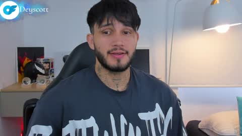 JULIAN online show from 01-06-25, 09:43