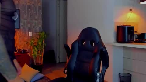 JULIAN online show from 11-27-25, 12:24