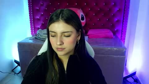 Snapshot of diamond_juliana_ chatting on 04-28-26, 03:00 diamond_juliana_ online show from 04-28-26, 03:00