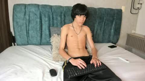 diamond_twink online show from 06-09-26, 03:56