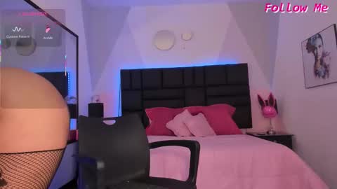 Diana Tamayo online show from 10-27-25, 03:27