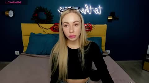 Diana  online show from 12-13-24, 08:51