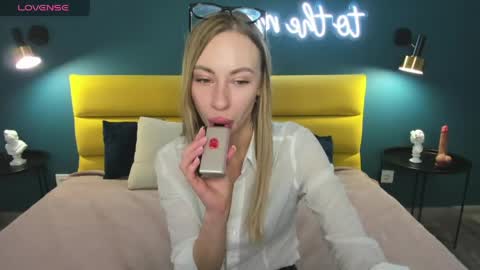 Diana  online show from 05-14-26, 08:54