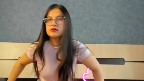 Hello my name is Carolina online show from 10-19-25, 11:44