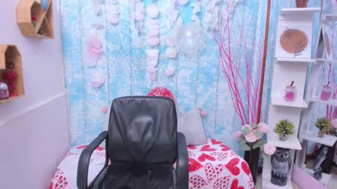 Snapshot of diana_serna chatting on 02-15-25, 01:42 Diana online show from 02-15-25, 01:42