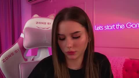 Snapshot of dianabecker chatting on 04-30-26, 08:57 Diana online show from 04-30-26, 08:57