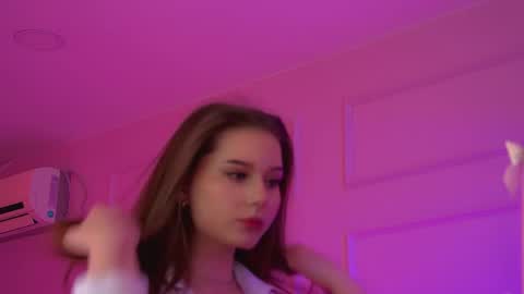 Snapshot of dianabecker chatting on 05-21-26, 06:26 Diana online show from 05-21-26, 06:26