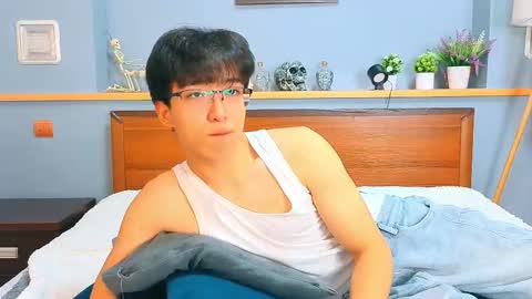 Snapshot of dianinav chatting on 02-08-26, 12:41 Adam online show from 02-08-26, 12:41