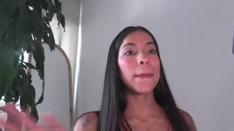 Melania   -    online show from 02-15-25, 09:48