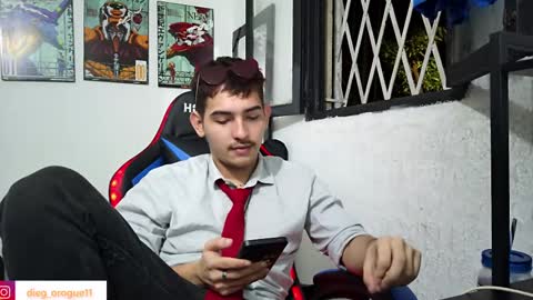 Snapshot of diegorogue_ chatting on 02-16-25, 06:21 Diego rogue online show from 02-16-25, 06:21