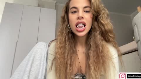 Tanya online show from 09-29-25, 10:09