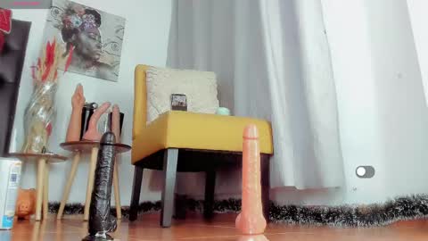 Snapshot of difiortiffany chatting on 05-18-26, 04:07 difiortiffany online show from 05-18-26, 04:07
