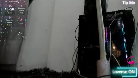 Snapshot of difiortiffany chatting on 05-19-26, 12:38 difiortiffany online show from 05-19-26, 12:38