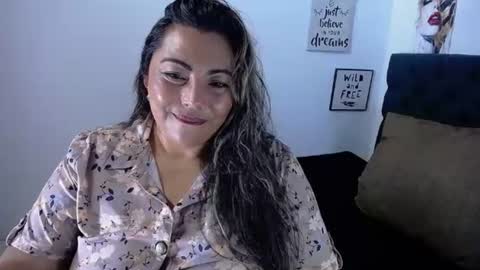 Mariana online show from 06-25-26, 04:45