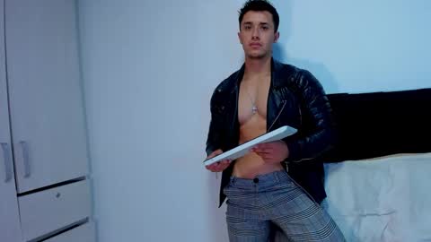 Dilan Coy online show from 01-17-25, 05:30