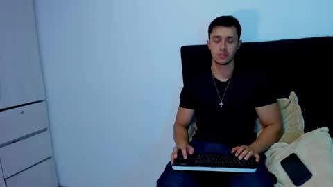 Dilan Coy online show from 03-07-25, 01:20