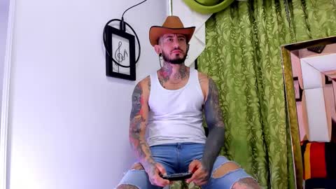 Snapshot of dilan_scootk_ chatting on 11-17-25, 11:27 dilan_scootk_ online show from 11-17-25, 11:27