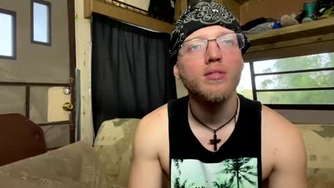 Snapshot of dilf_96 chatting on 05-17-26, 12:30 Daddy online show from 05-17-26, 12:30