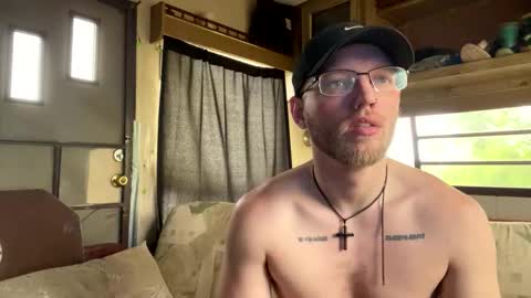 Snapshot of dilf_96 chatting on 05-18-26, 04:57 Daddy online show from 05-18-26, 04:57