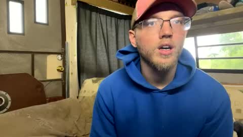 Snapshot of dilf_96 chatting on 05-22-26, 10:15 Daddy online show from 05-22-26, 10:15