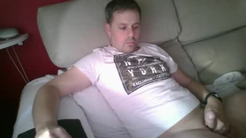 Snapshot of dili999 chatting on 10-06-25, 05:32 dili999 online show from 10-06-25, 05:32