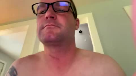 Snapshot of dill327 chatting on 06-13-26, 04:16 dill327 online show from 06-13-26, 04:16