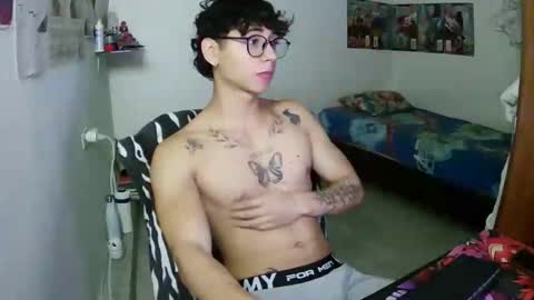 dillom420 online show from 12-23-25, 05:49