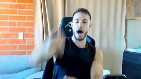 Snapshot of dimitricaruso chatting on 06-11-26, 06:28 dimitricaruso online show from 06-11-26, 06:28