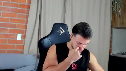 Snapshot of dimitricaruso chatting on 06-17-26, 02:36 dimitricaruso online show from 06-17-26, 02:36