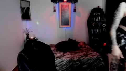 Snapshot of dimmuanddarkness chatting on 06-19-26, 10:08 dimmuanddarkness online show from 06-19-26, 10:08