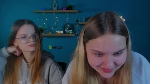 dina_bloom online show from 12-23-25, 09:40