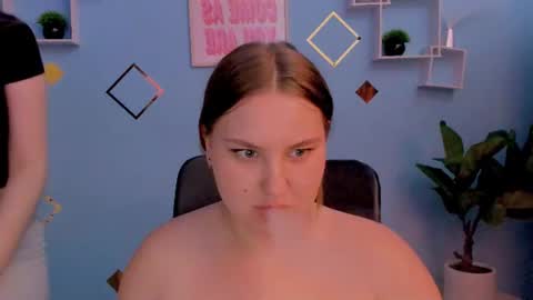 dina_bloom online show from 07-20-26, 08:33