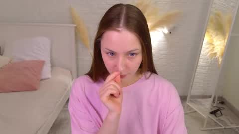 Snapshot of dina_peach chatting on 06-06-26, 06:18 Dina online show from 06-06-26, 06:18
