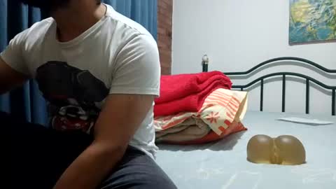 Snapshot of dinchtcams chatting on 06-26-26, 06:18 Dincht online show from 06-26-26, 06:18