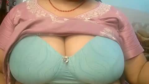 Snapshot of dipa2345 chatting on 10-31-25, 04:30 dipa2345 online show from 10-31-25, 04:30