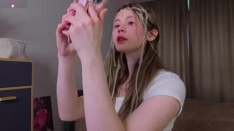 Diana online show from 04-11-26, 02:38