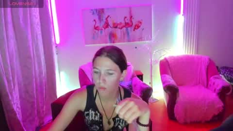 Snapshot of dirapunzel chatting on 07-19-26, 07:17 Hi Im Dany online show from 07-19-26, 07:17