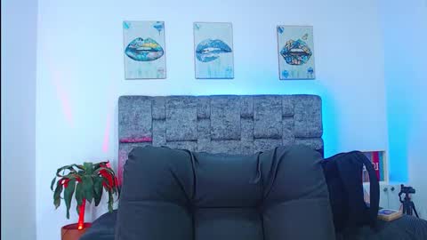 dirty model online show from 09-17-25, 03:52