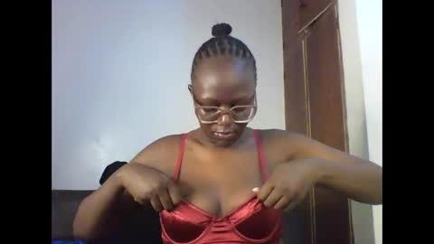 ELLE online show from 01-06-26, 05:22