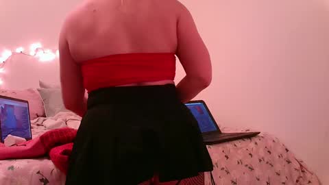 Snapshot of dirtydaisy1998 chatting on 01-28-25, 08:36 Daisy Wylde online show from 01-28-25, 08:36