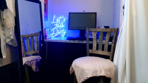 Snapshot of dirtydaisy1998 chatting on 09-24-25, 01:58 Daisy Wylde online show from 09-24-25, 01:58