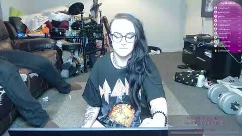 Snapshot of dirtymetalcouple chatting on 02-28-25, 02:42 DirtyMetalCouple online show from 02-28-25, 02:42